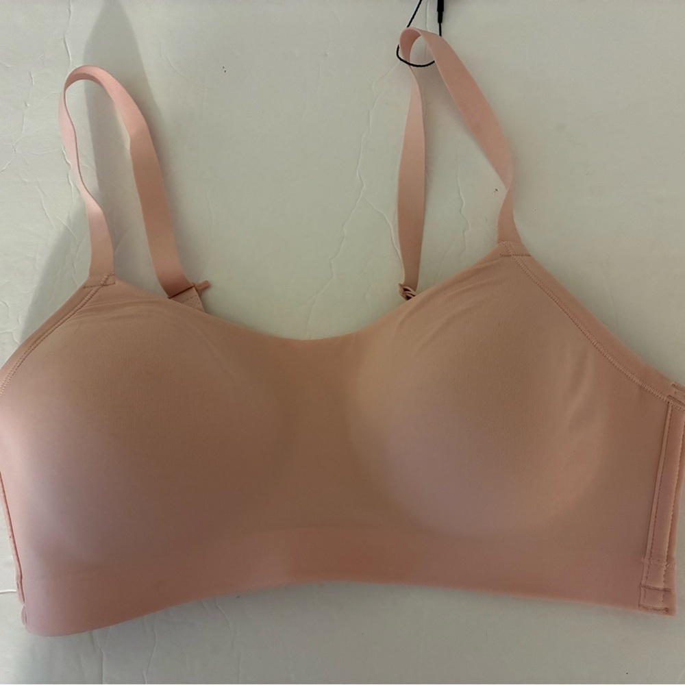 Knix Bra The One And Only Scoop Pink M Wirefree Back Closure Comfort Stretch NWT